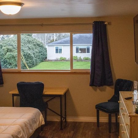 Private Home - Playground, Jumping Mat, Bbq, Darts, Firepit, Gazebo, 4 Smart Tvs, White Cotton Bedding, - The Redwood Cul-De Sac Beach Retreat Crescent City Εξωτερικό φωτογραφία