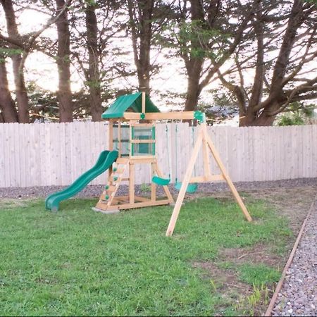 Private Home - Playground, Jumping Mat, Bbq, Darts, Firepit, Gazebo, 4 Smart Tvs, White Cotton Bedding, - The Redwood Cul-De Sac Beach Retreat Crescent City Εξωτερικό φωτογραφία