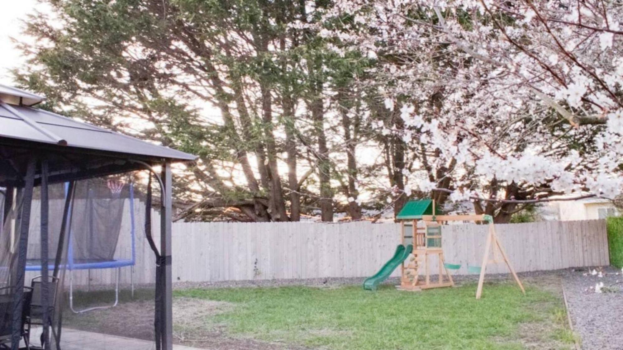 Private Home - Playground, Jumping Mat, Bbq, Darts, Firepit, Gazebo, 4 Smart Tvs, White Cotton Bedding, - The Redwood Cul-De Sac Beach Retreat Crescent City Εξωτερικό φωτογραφία