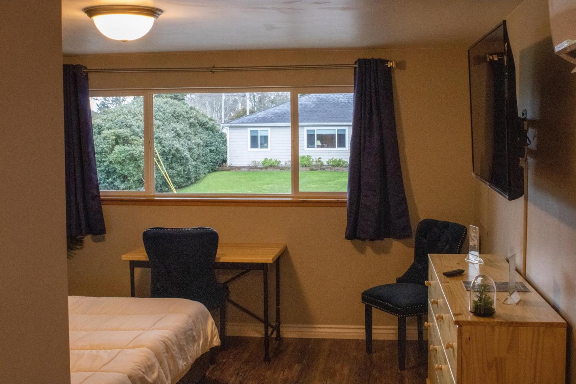 Private Home - Playground, Jumping Mat, Bbq, Darts, Firepit, Gazebo, 4 Smart Tvs, White Cotton Bedding, - The Redwood Cul-De Sac Beach Retreat Crescent City Εξωτερικό φωτογραφία