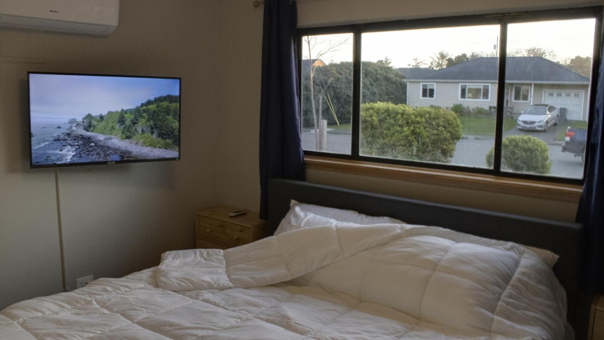 Private Home - Playground, Jumping Mat, Bbq, Darts, Firepit, Gazebo, 4 Smart Tvs, White Cotton Bedding, - The Redwood Cul-De Sac Beach Retreat Crescent City Εξωτερικό φωτογραφία
